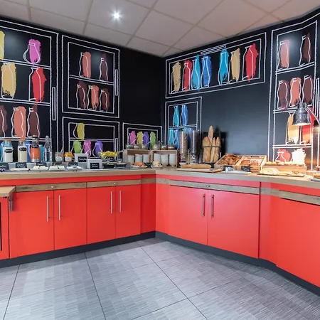 Ibis Lyon Nord Hotel 3*
