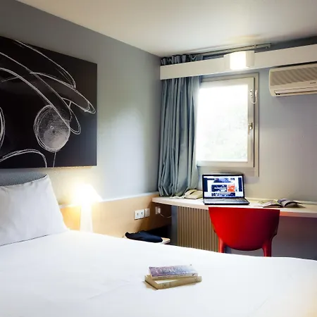 Ibis Lyon Nord Hotel