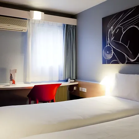 Ibis Lyon Nord Hotel
