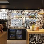 Ibis Lyon Nord Hotel 3*