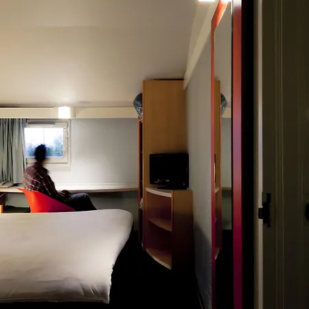Ibis Lyon Nord Hotel