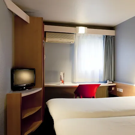 Ibis Lyon Nord Hotel 3*