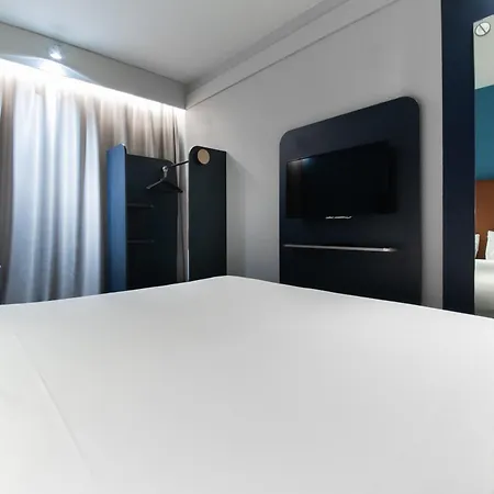Ibis Lyon Nord 3* Дардилли